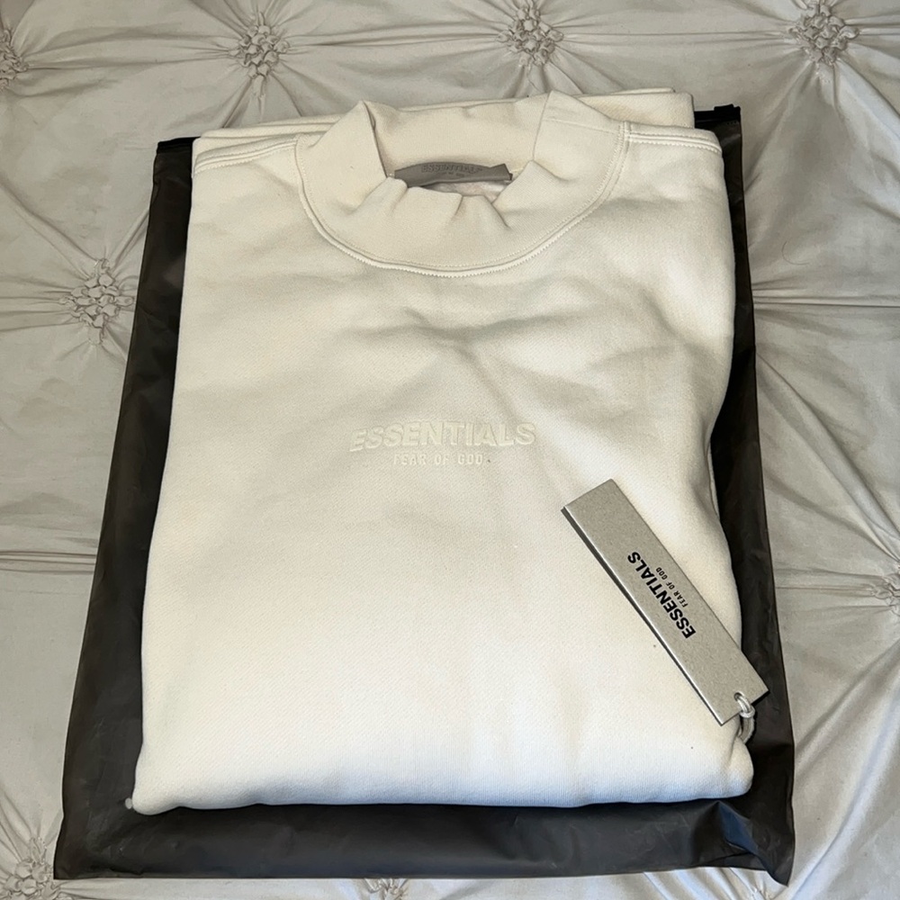 Essentials long sleeve crew neck sweatshirt